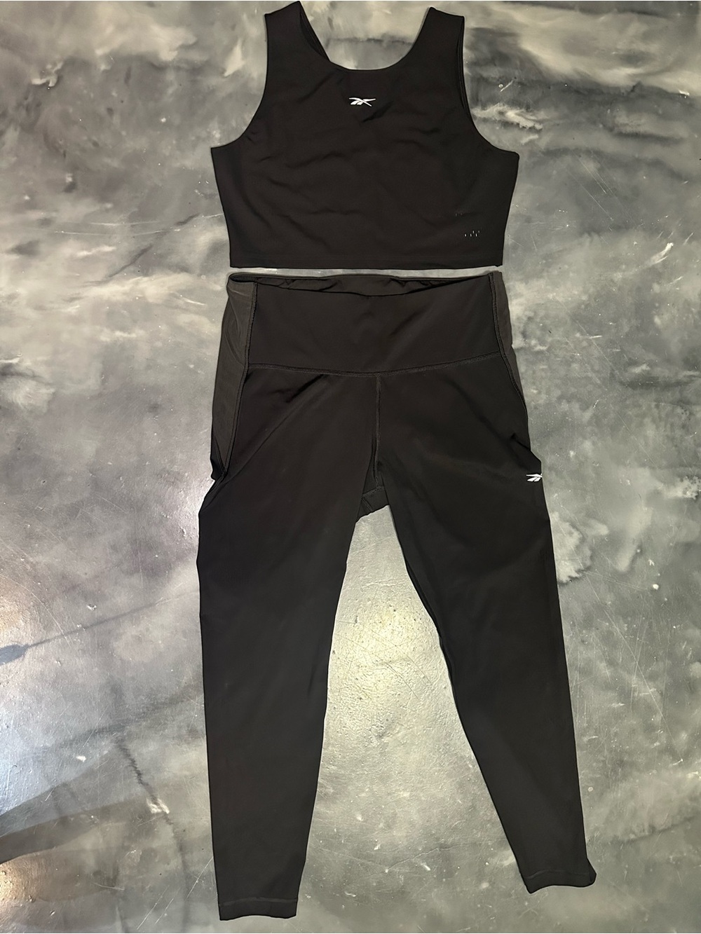 Reebok Speedwick Perform Crop Top Size L & Leggings Size XL Black NWT